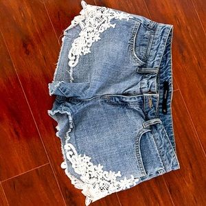 Woman’s Jean shorts